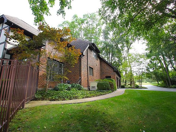 2nd image of 7087 Meeker Commons Ln
