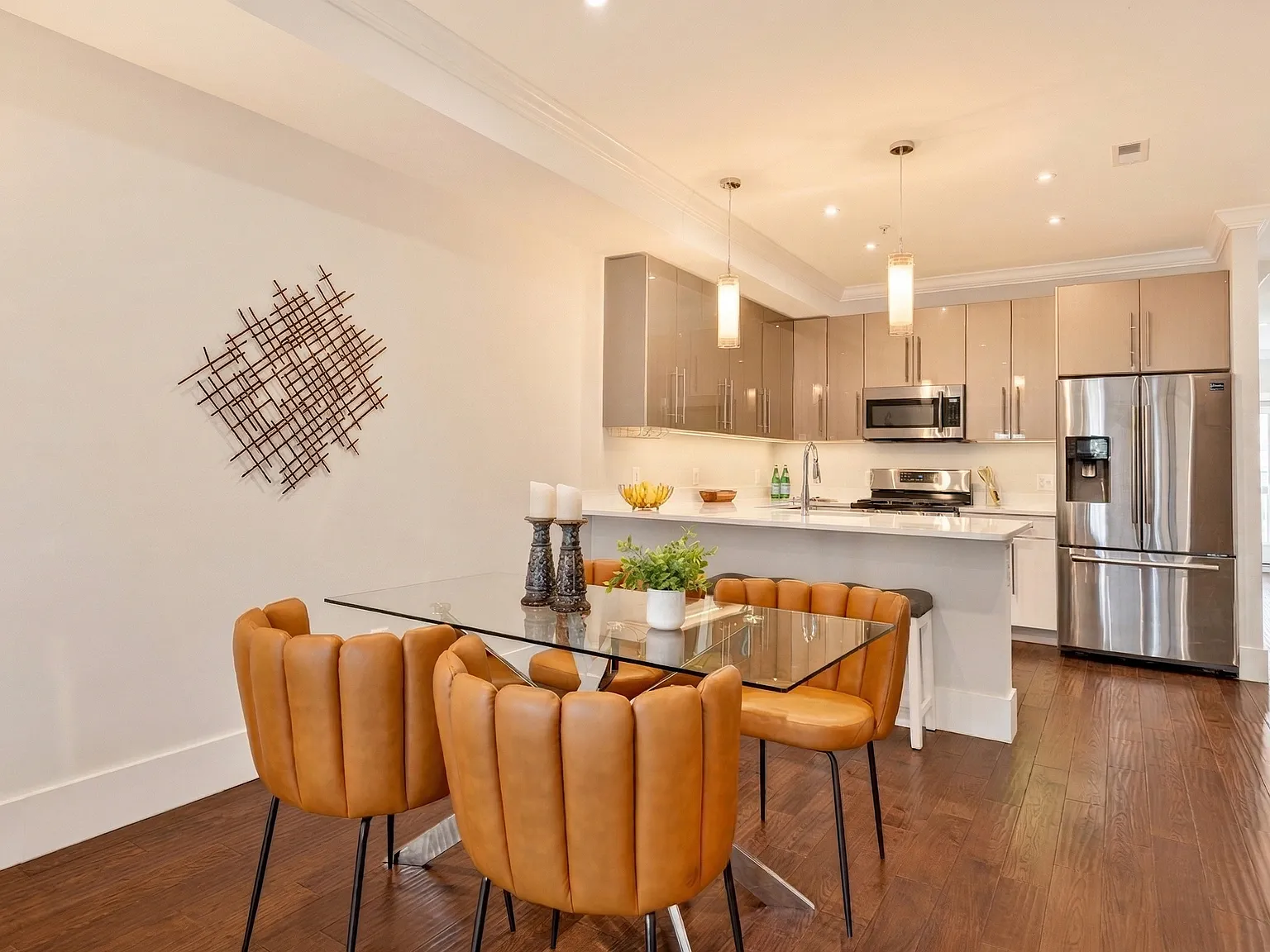 3 bed, 1528 sqft, $4,295 — Photo 3