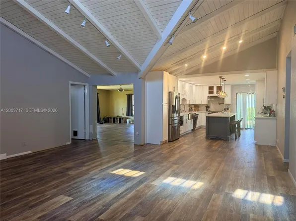 8176 Pine Cir, Fort Lauderdale, FL 33321