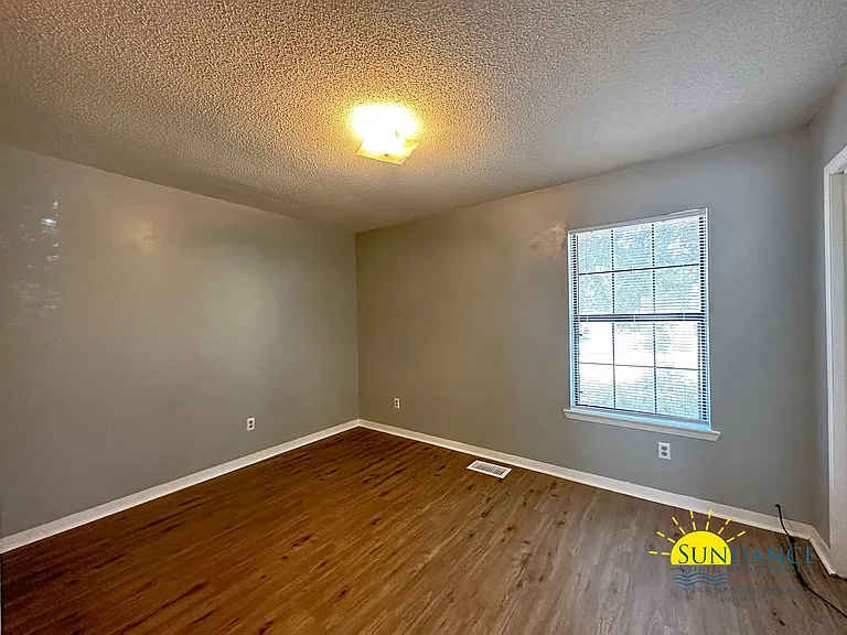 1588 Venice Ave — Photo 16