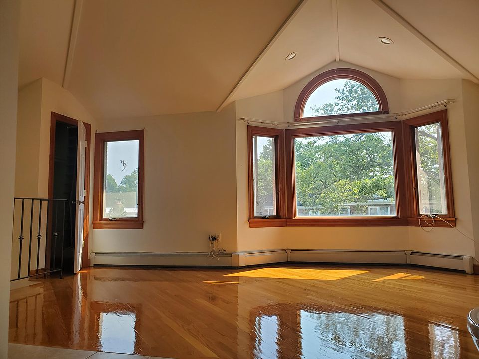 1st image of 4812 196th Pl Floor 2