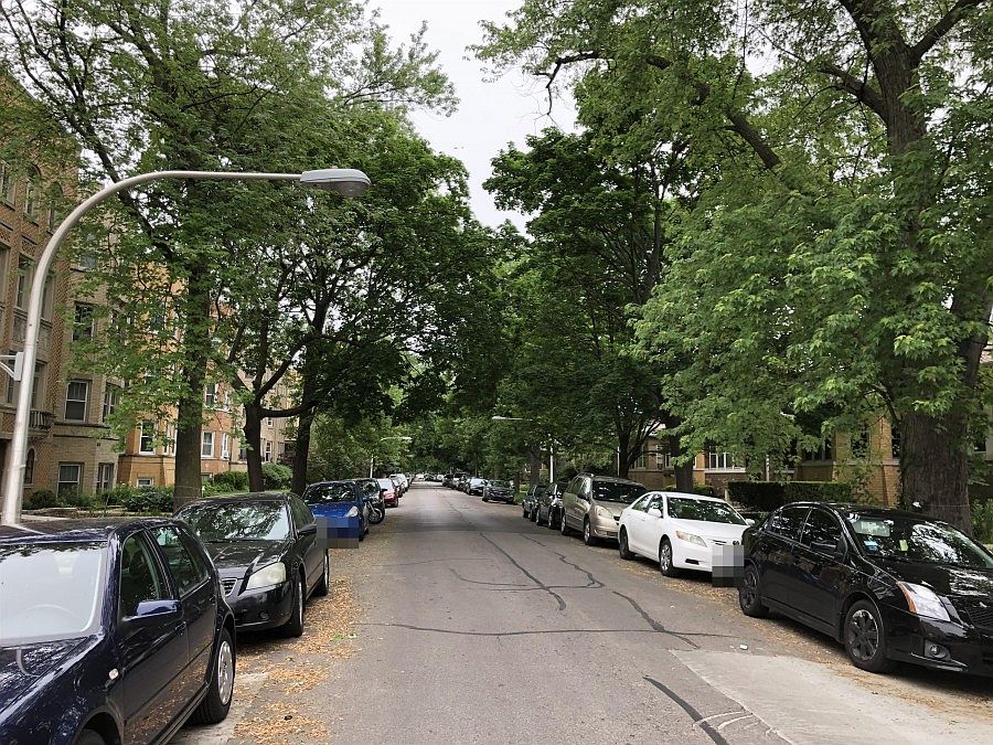 2nd image of 6104 N Rockwell St #3