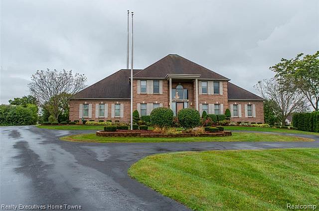 1st image of 313 Fairway Ct