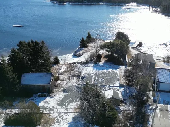 4242 Prospect Rd, Halifax, NS B3Z 1L4