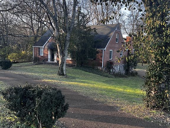3rd image of 160 Haverford Dr