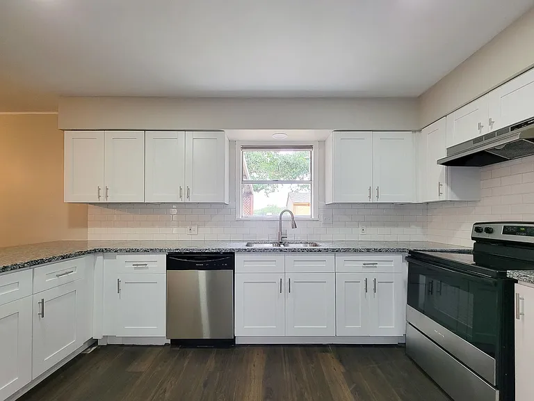 1803 Cypress Dr — Photo 14