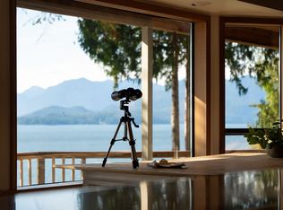 990 Windjammer Rd, Bowen Island, BC V0N 1G2