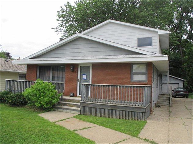 1st image of 1377 Hoyt Ave E