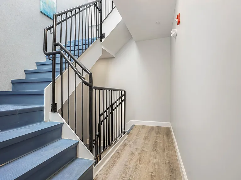 276-282 Hanover St #15 — Photo 15