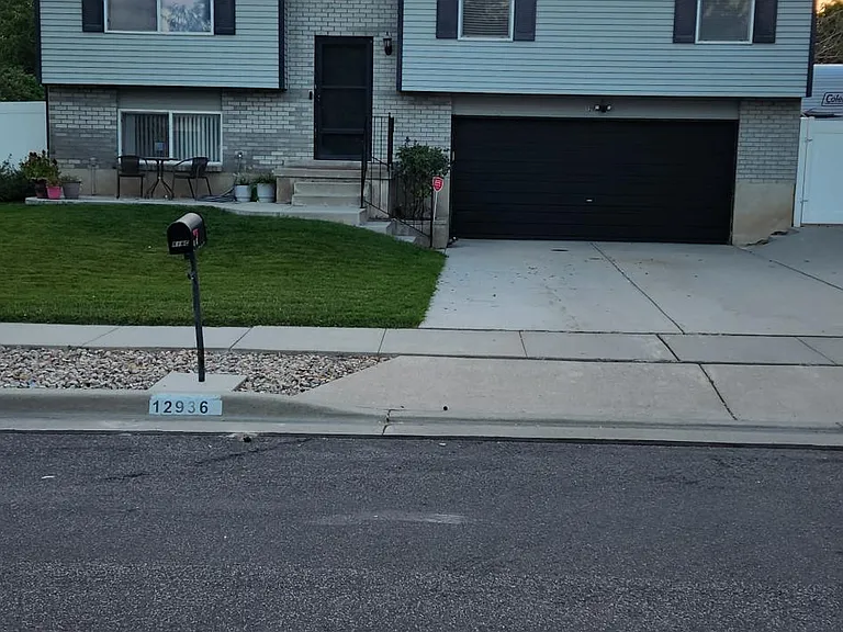 12936 S Timp View Dr — Photo 2
