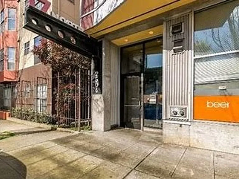2504 Western Ave #723 — Photo 3