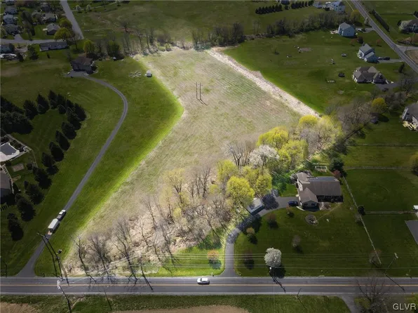 271 Cherry Hill Rd, Nazareth, PA 18064