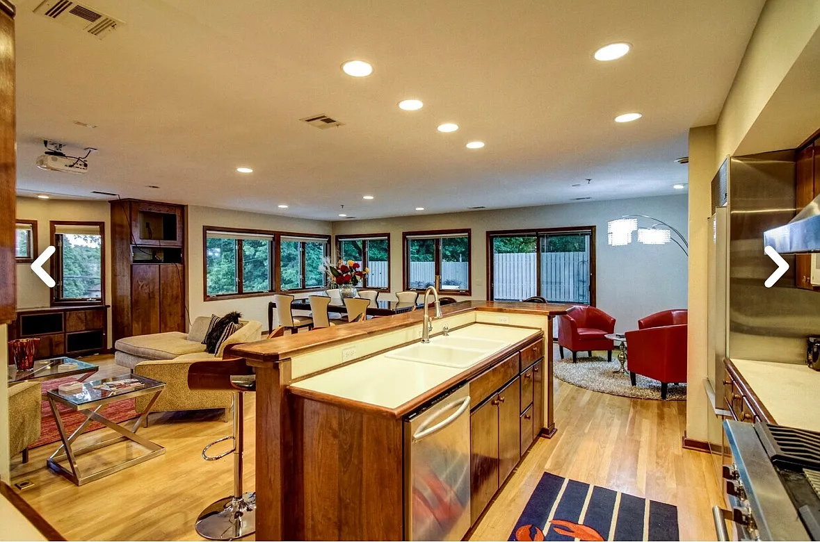 5 bed, 2.5 bath, 3200 sqft, $4,500 — Photo 4
