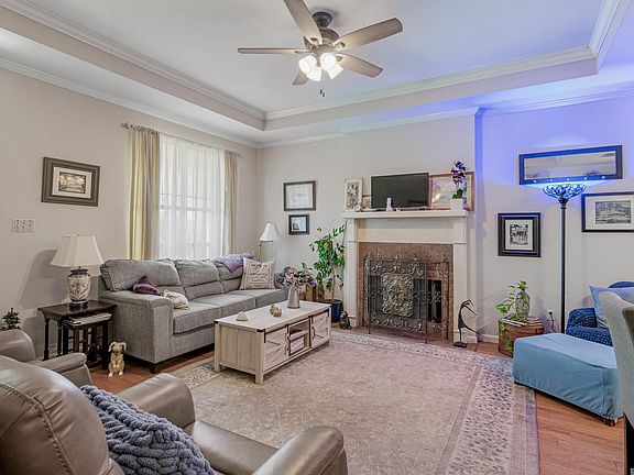 3rd image of 5675 Rosedown Ave