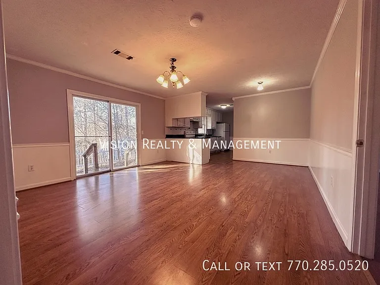 95 Castlegate Cir — Photo 6