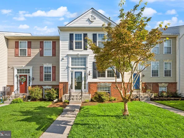 35924 Clover Ter, Round Hill, VA 20141