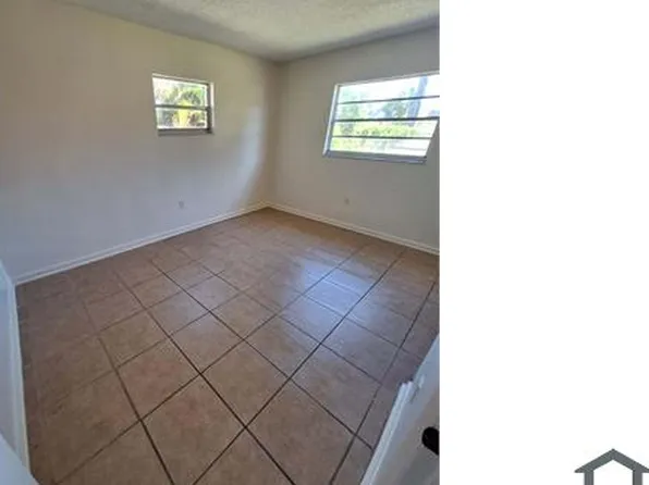 511 65th Avenue Dr W, Bradenton, FL 34207