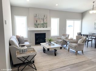 1120 Tuscany Dr SE, Altoona, IA 50009