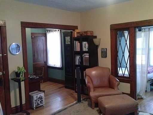 4th image of 1030 Dayton Ave