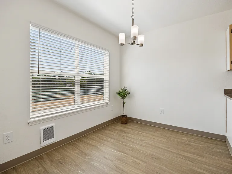Nolan Ridge Apartments — Photo 43