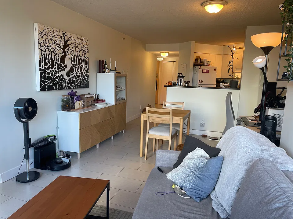 907 Beach Ave #401