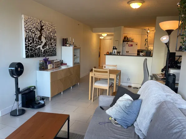 907 Beach Ave #401, Vancouver, BC V6Z 2R3