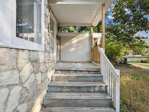 5th image of 343 Garfield Ave NW