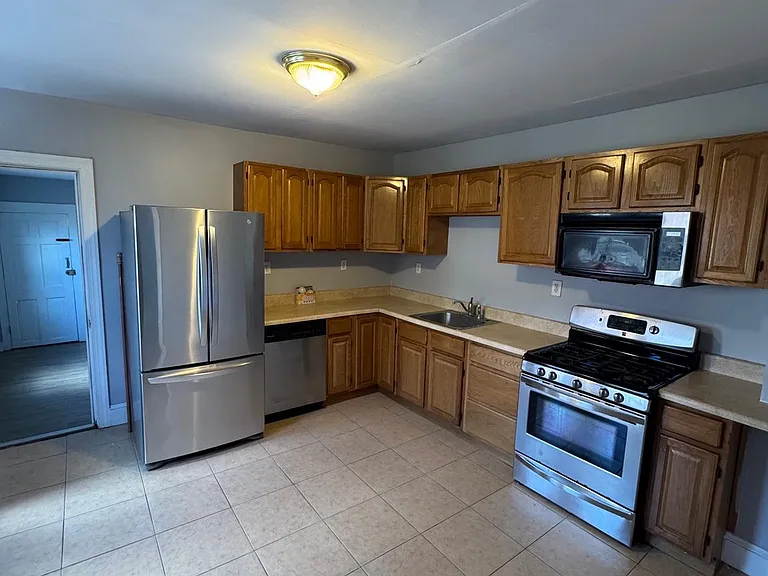 729 E Haverford Rd — Photo 4