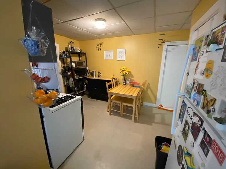 379 Windsor St #3 — Photo 5