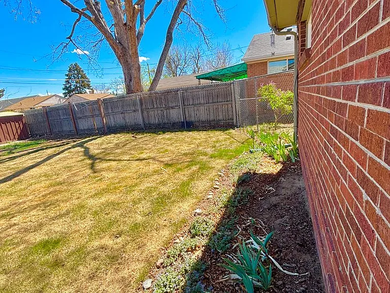 3556 Fairfax St — Photo 17