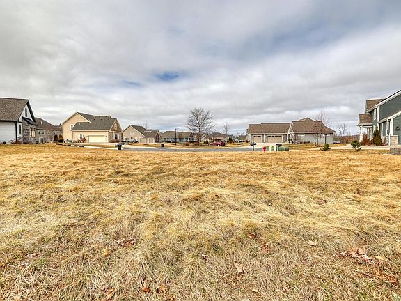 3rd image of N57W19673 HOLLY DRIVE
