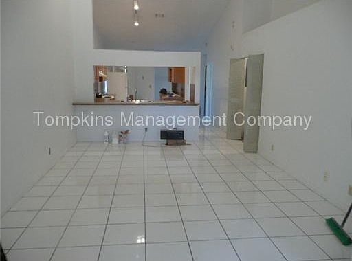 3rd image of 11145 NW 38th Pl