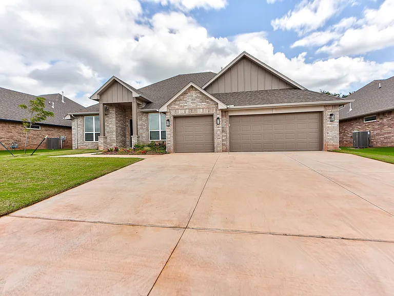 3027 Pescara Dr — Photo 3