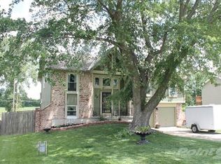 15818 Leavenworth Rd, Basehor, KS 66007