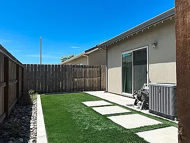 1374 Westgate Dr — Photo 4
