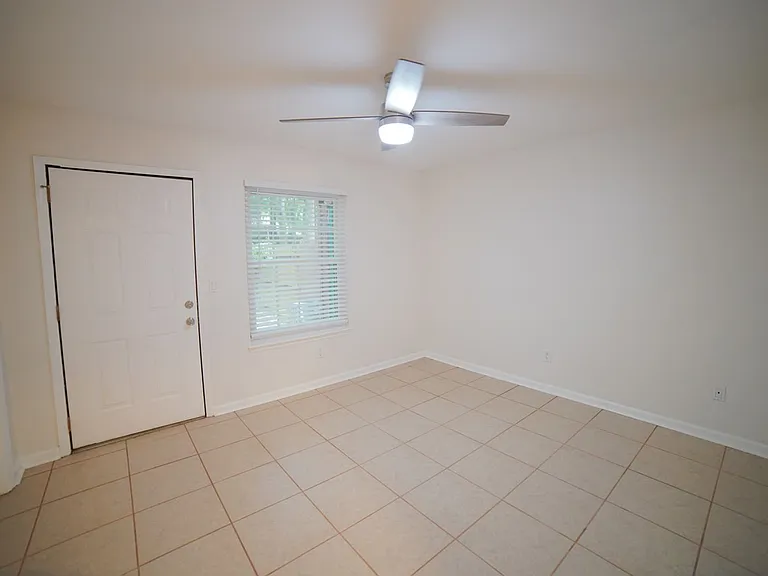 1240 High Rd — Photo 7