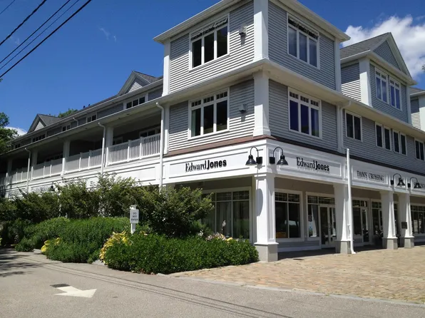 5 Shapleigh Rd APT 303, Kittery, ME 03904