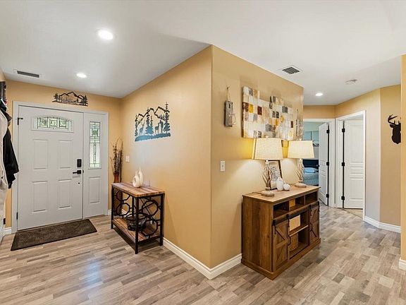 4th image of 17827 Fisher Pl