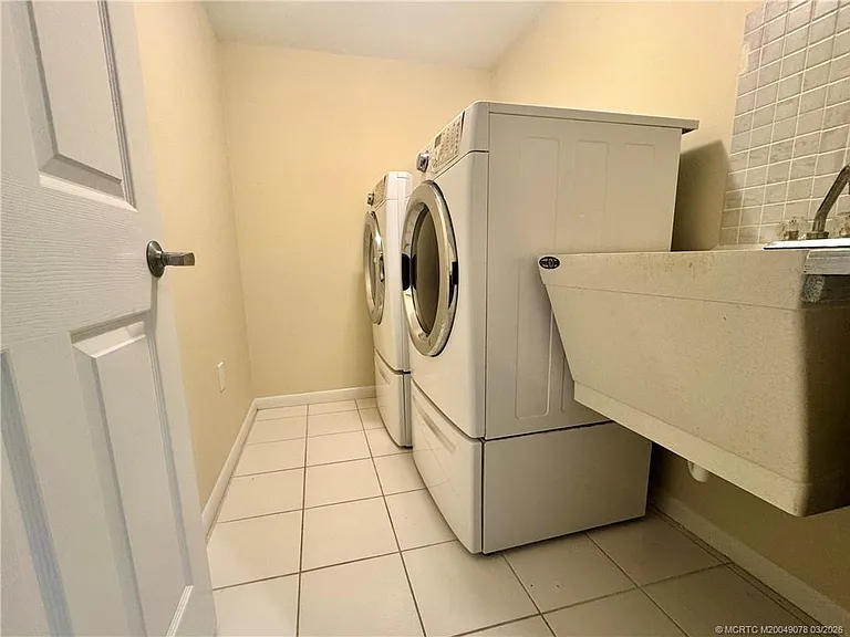 3880 N Highway A1A #403 — Photo 24