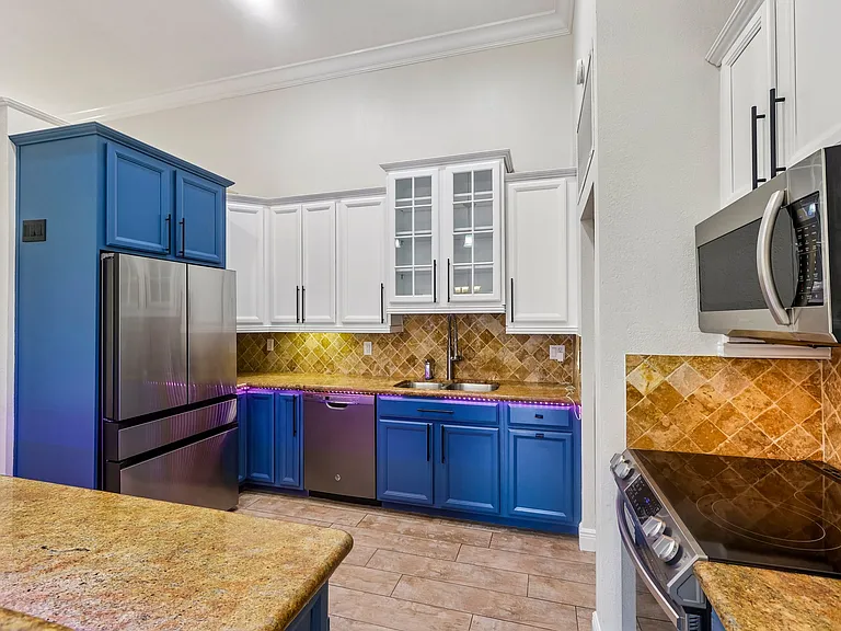 2731 S Parkview Dr #1 — Photo 4