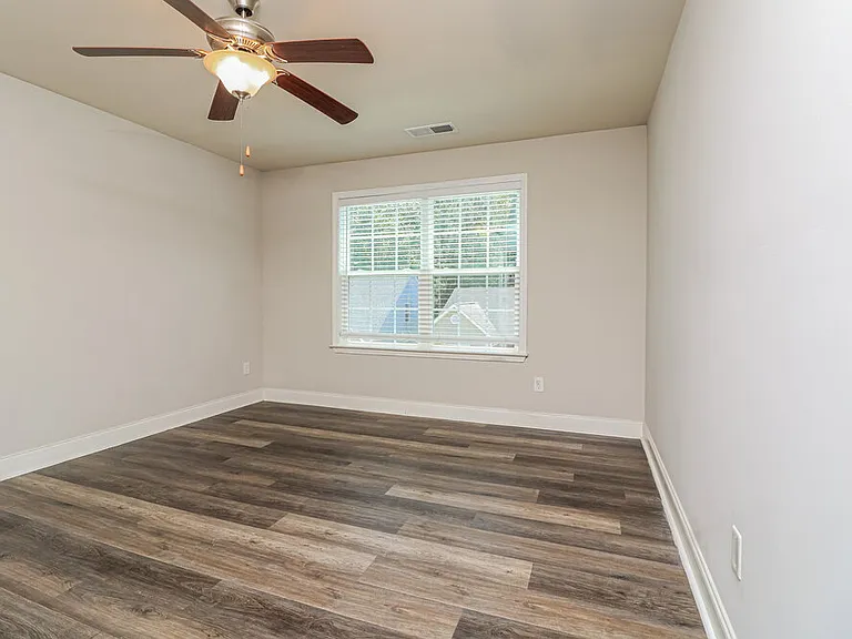 77 Rosemont Ct — Photo 12