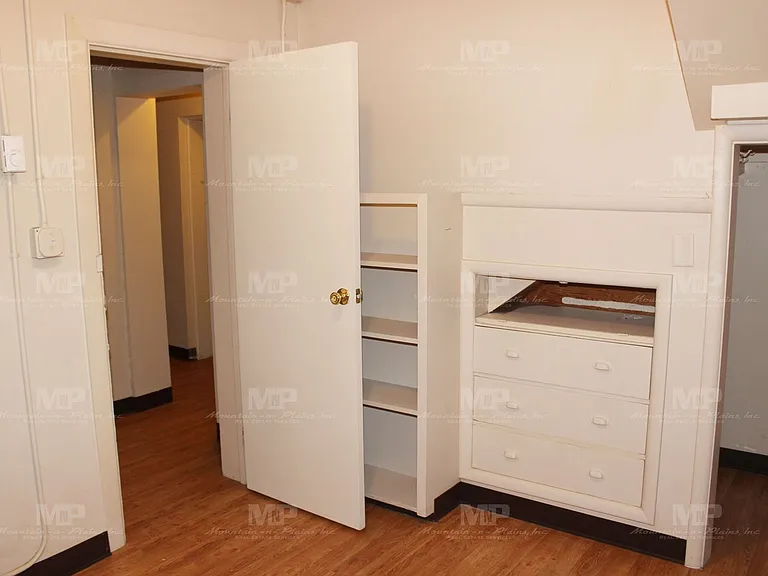 322 1/2 W Laurel St — Photo 6