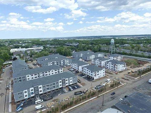 Camelot at Edison Photo 1
