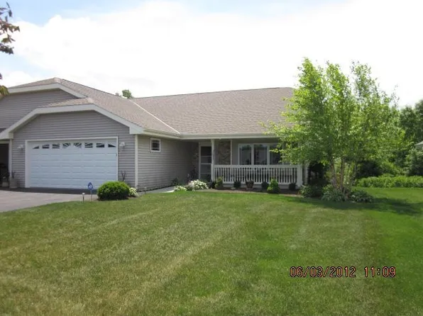 3359 Sanctuary Dr #17, South Milwaukee, WI 53172