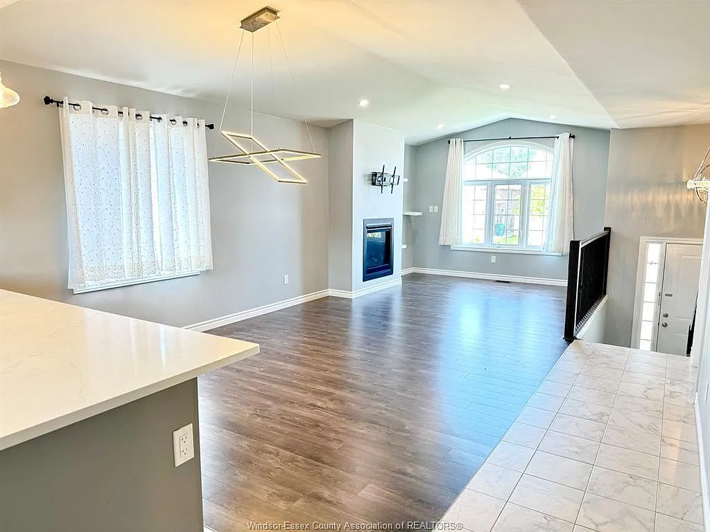 5 bed, $3,500 — Photo 3