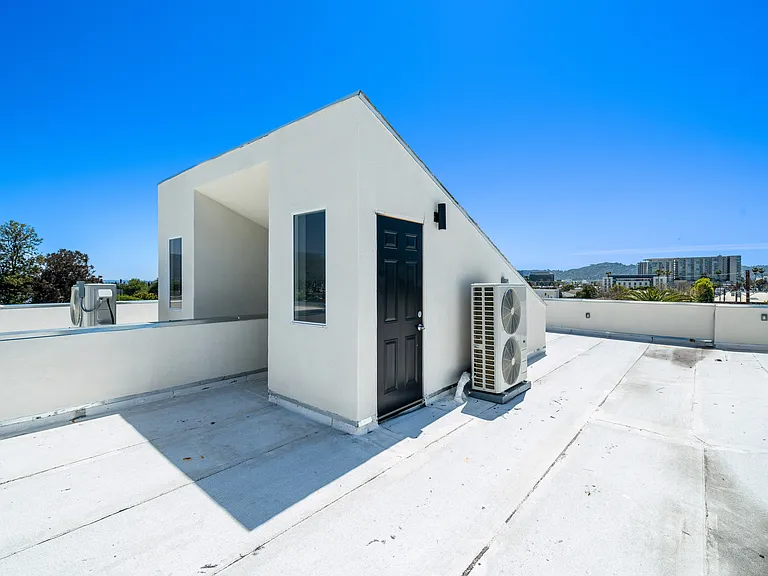 11344 Hatteras St #F12 — Photo 14