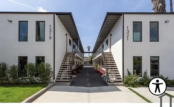 1319 S Saint Andrews Pl — Photo 11