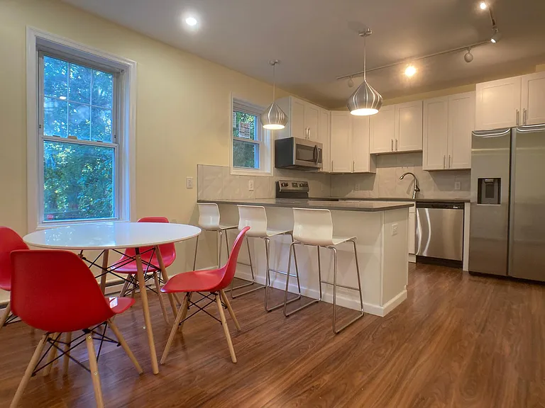 540 Carlton Ave — Photo 1