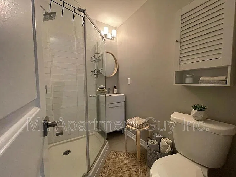 1 bed, 1.0 bath, $1,375 — Photo 3