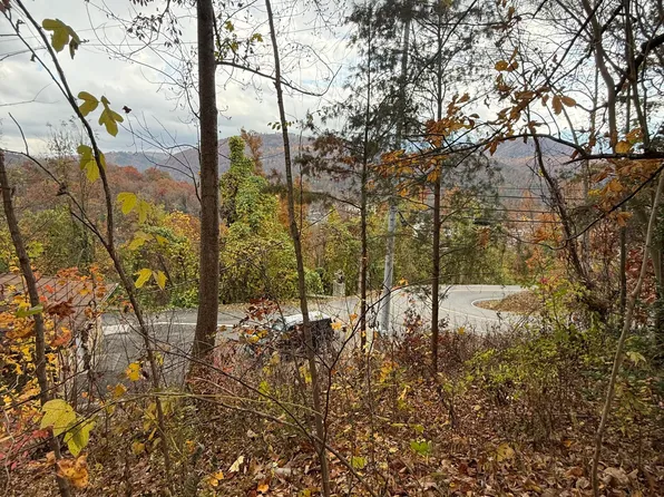 278 Greystone Hgts Rd, Gatlinburg, TN 37738